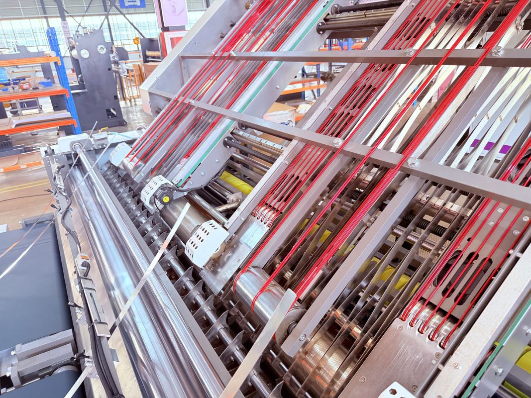 रिमोट सिस्टम वैकल्पिक बांसुरी बॉन्डिंग मशीन स्वचालित बांसुरी लैमिनेटर नालीदार बोर्ड असेंबली के लिए स्वचालित नियंत्रण की पेशकश