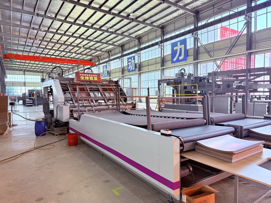 Remote System Optional Flute Laminator Machine Customizable Size 8800 2350 1700mm Solution for Consistent and Lamination Results